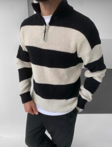 Šareni džemper sa polu zipom crna