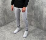 Muške slim fit rebraste pantalone modernog kroja za elegantne i svakodnevne kombinacije