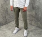 Muške slim fit rebraste pantalone modernog kroja za elegantne i svakodnevne kombinacije