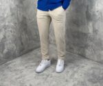 Muške slim fit rebraste pantalone modernog kroja za elegantne i svakodnevne kombinacije